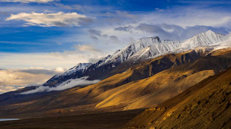 Pangong tso Lake at sunrise, Ladakh, Jammu and Kashmir, Indiaの写真素材