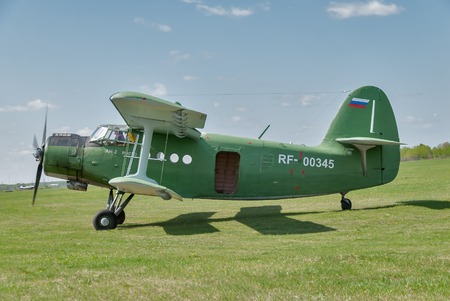 Yalutorovsk, Russia - May 24. 2008: AN-2 airplane with paratroopers onboard prepares for take-off. Sport aerodromeのeditorial素材