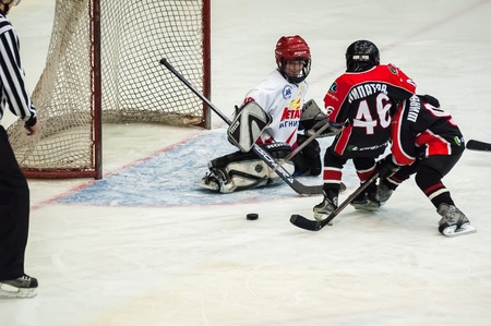Tyumen, Russia - January 27, 2007: Hockey tournament Sweet tooth-99. Game between Metallurg Magnitogorsk and Avangard Omsk. Game near gateのeditorial素材