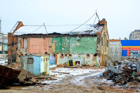 Tyumen, Russia - February 16, 2008: Demolition of machine-tool factory. The building of the shop before demolitionのeditorial素材