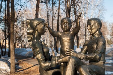 Zavodoukovsk, Russia - April 3, 2010: Monument to Family in Park of Mechaniciansのeditorial素材