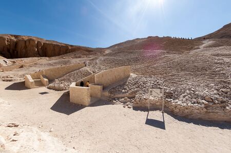 Luxor, Egypt - November 13. 2006: Tourists in the Valley of Kings near Luxor. Travel in Egypt, famous Egyptian landmarks. Archaeological research in the mountains of the Valley of the Kings in the ancient Egyptian capital of Thebesのeditorial素材