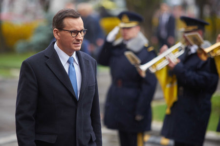 Bucharest, Romania. 28th Mar, 2023: The Polish Premier Mateus Morawiecki is welcomed by Romanian Premier, during his official visit to Romania, at the Victoria Palace.のeditorial素材
