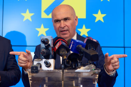 Bucharest, Romania. 26th Nov, 2024: The new interim president of the National Liberal Party (PNL), Ilie Bolojan, president of the Bihor County Council, holds a press conference about the party's future following the resignation of the PNL president, Nicolのeditorial素材
