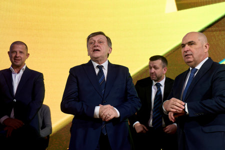 Bucharest, Romania. 26th Jan, 2025: Crin Antonescu (C), the presidential candidate of Romania from pro-European parties, and Ilie Bolojan (R), interim president of the National Liberal Party (PNL), attend the National Council of the PNL.のeditorial素材
