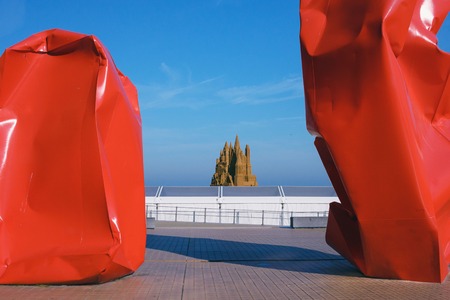 OSTEND, BELGIUM - AUGUST 10, 2014: Rock Strangers art installation by Arne Quinze on the seabank in Ostend, Belgiumのeditorial素材