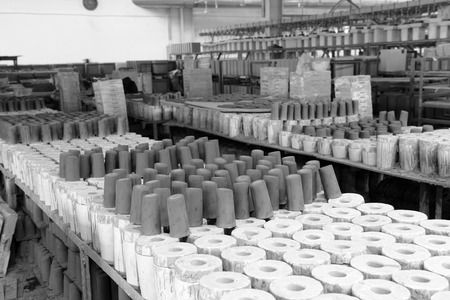 LUANNAN county - January 5: ceramic products of the mould production line in factory workshop, on January 5, 2014, LUANNAN county, hebei province, China. のeditorial素材