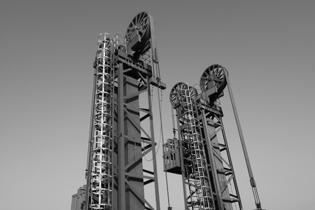 Two tower pumping unit is working 