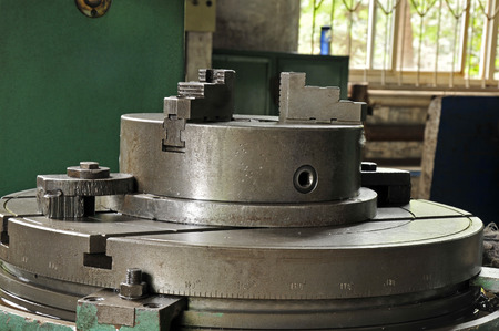 Steel lathe machinery and equipment
