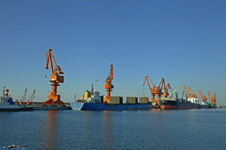 Port crane work