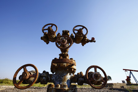 Oil pipes and valves