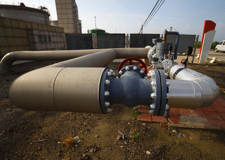 Oil pipes and valves