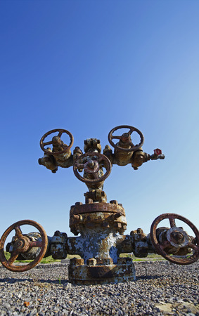 Oil pipes and valves