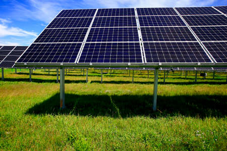 Solar photovoltaic panels and solar photovoltaic power generation systems