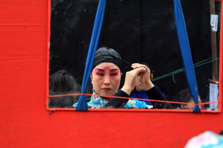October 18, 2009 backstage makeup opera actress in a performance in the activity, China のeditorial素材