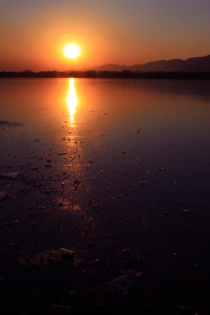 The Summer Palace, Beijing, December 10th  In the evening the natural landscape in Kunming Lake, in the Summer Palace on December 10, 2011, Beijing, china  のeditorial素材