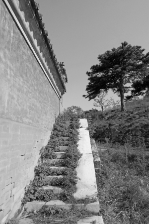 ZUNHUA - MAY 11: Ancient architecture scenery in the Eastern Royal Tombs of the Qing Dynasty on May 11, 2013, Zunhua, Hebei Province, china.のeditorial素材