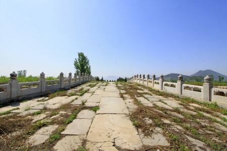 ZUNHUA - MAY 11: White marble five-hole stone bridge in the Eastern Royal Tombs of the Qing Dynasty on May 11, 2013, Zunhua, Hebei Province, china.
のeditorial素材