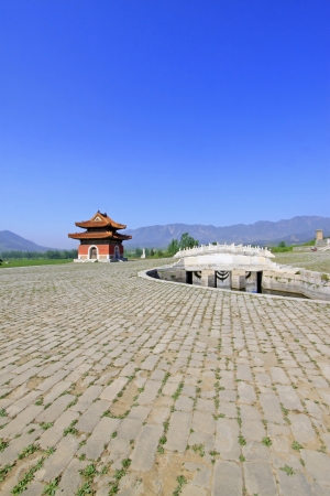 ZUNHUA - MAY 11: White marble three hole stone bridge in the Eastern Royal Tombs of the Qing Dynasty on May 11, 2013, Zunhua, Hebei Province, china.
のeditorial素材