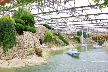 SHOUGUANG - MAY 17: Pockery piled up by gingers in a park on May 17, 2013, Shouguang, Shandong Province, Chinaのeditorial素材