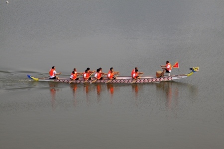 LUANNAN - JUNE 13: The dragon boat race scene in Chinese traditional Dragon Boat Festival on June 13, 2013, Luannan, Hebei Province, China.のeditorial素材