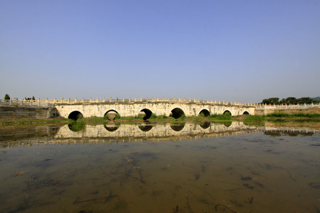 ZUNHUA MAY 18ï¼traditional Chinese style stone bridge landscape architecture, Eastern Tombs of the Qing Dynasty on may 18, 2014, Zunhua county, Hebei Province, China.	のeditorial素材