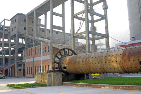 TANGSHAN CITY - NOVEMBER 18: debris mechanical equipment and buildings, on november 18, 2014, Tangshan City, Hebei Province, Chinaのeditorial素材