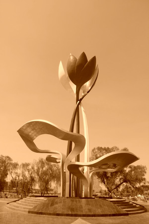 Luannan County, May 15 : Three flowers sculpture in a park on May 15, 2012, Luannan County, Hebei Province, Chinaのeditorial素材