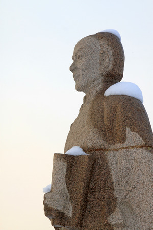 LUANNAN COUNTY - DECEMBER 7: sculpture of PingJu opera founder ChengZhaoCai in a park, on December 7, 2014, LUANNAN COUNTY, Hebei Province, Chinaのeditorial素材