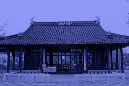 BEIJING - OCTOBER 23: Jiangnan architectural style pavilion, on october 23, 2014, Beijing, China.のeditorial素材