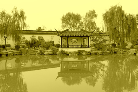 BEIJING - OCTOBER 23: Jiangnan architectural style pavilion, on october 23, 2014, Beijing, China.のeditorial素材