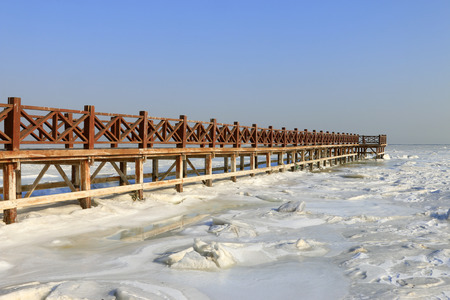 pier in the snowの写真素材