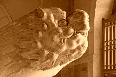 ZUNHUA MAY 18: traditional Chinese style stone carving handicraft, Eastern Tombs of the Qing Dynasty on may 18, 2014, Zunhua county, Hebei Province, China.のeditorial素材