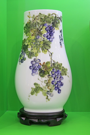 Tangshan - September 16: fine ceramic products in a store,  tangshan city, hebei province, Chinaのeditorial素材