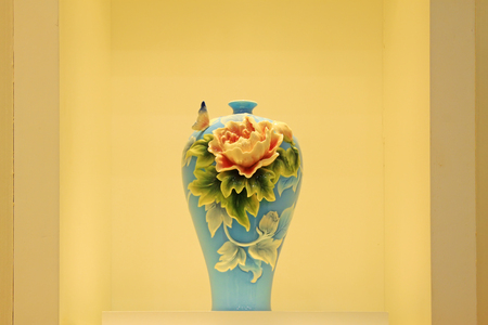 Chinese ceramic vaseのeditorial素材