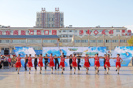 Luannan County - August 8, 2017: fitness dance competition in a park, Luannan County, Hebei Province, china.
のeditorial素材