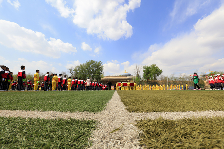 Luannan County - April 18, 2016: student group gymnastics training on the playground, in a middle school, Luannan County, Hebei Province, China

のeditorial素材