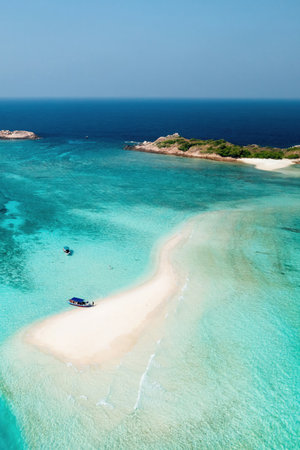 Top view of the sand spit near the island of Redang Terengganu. Malaysiaの写真素材