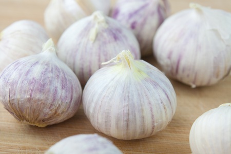  Fresh garlic put on the chopping blockの写真素材