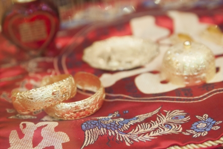 Shenzhen, China - September 14, 2012 at the Shenzhen Convention and Exhibition Centre Jewellery Show exhibits, gold bracelets and other jewelryのeditorial素材