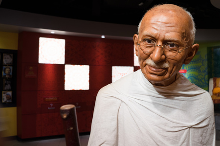 BANGKOK, THAILAND - CIRCA August, 2015: Wax figure of the famous Mahatma Ghandi from Madame Tussauds, Siam Discovery, Bangkokのeditorial素材