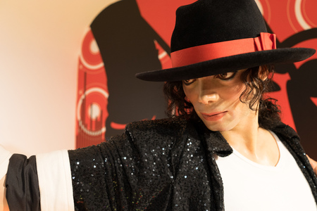 BANGKOK, THAILAND - CIRCA August, 2015: Wax figure of the famous Michael Jackson from Madame Tussauds, Siam Discovery, Bangkokのeditorial素材