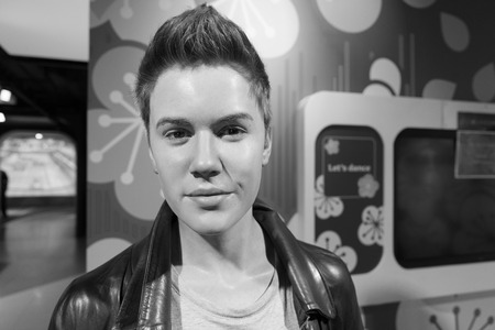 BANGKOK, THAILAND - CIRCA August, 2015: Wax figure of the famous Justin Bieber from Madame Tussauds, Siam Discovery, Bangkokのeditorial素材