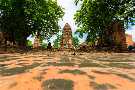 Buddha status's head from Ayutthaya ruin, Thailandの写真素材