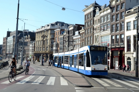 Amsterdam Holland August 2012:Tram to Dam Square Amsterdamのeditorial素材