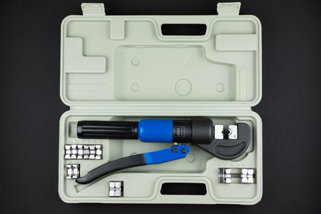 manual hydraulic press and dies for crimping tips on copper wires