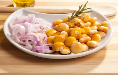 lupins with onion vegetarian dishの写真素材