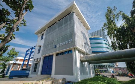 The building of the Central Business Plazaの写真素材