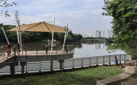 The park in the city of  in the provinceの写真素材