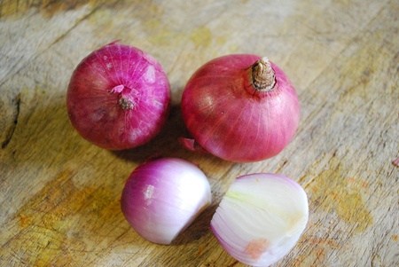 raw red onionの写真素材